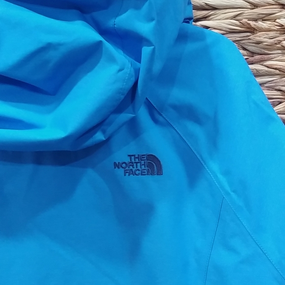 The North Face plus size rain jacket - Picture 9 of 12